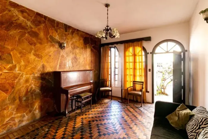 Casa à Venda - Cachoeirinha, 8 Quartos, 540 m2