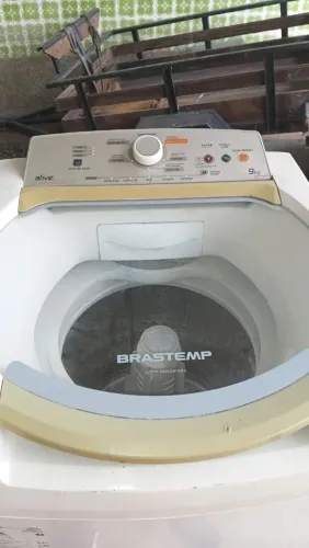 Vendo maquina de lavar brastemp 9 kilo ( entrego pela redondeza )