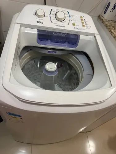 Máquina de lavar roupa 12kg