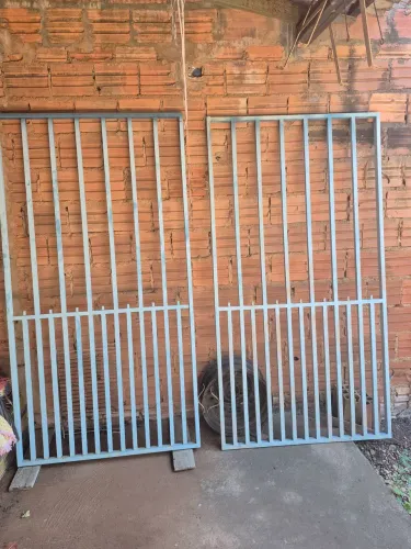 GRADES DE METALON 20x20 ( 4 unidades) - R$150 cada