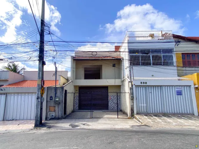 Ponto comercial versátil próximo ao HEMOCE e Centerbox