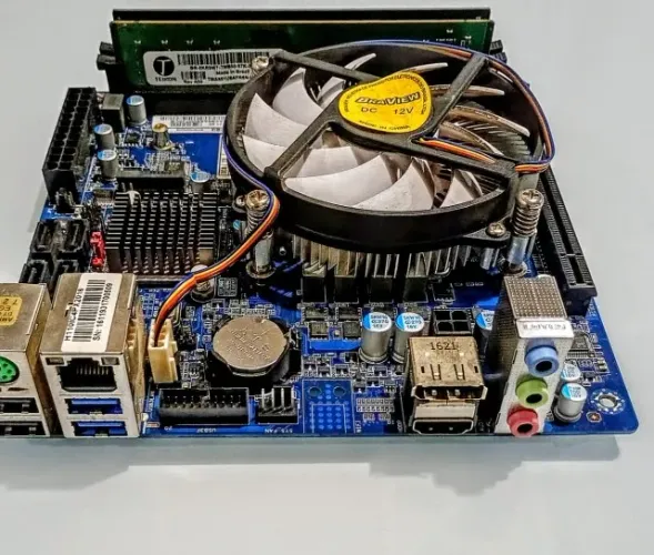 Kit Barato Intel i5 6ªgeraçao -2.70ghz-6400-8gb memDdr Ddr-4