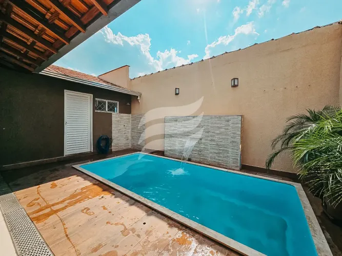 Casa 03 quartos e com piscina à venda no bairro Esplanada, Araçatuba/SP