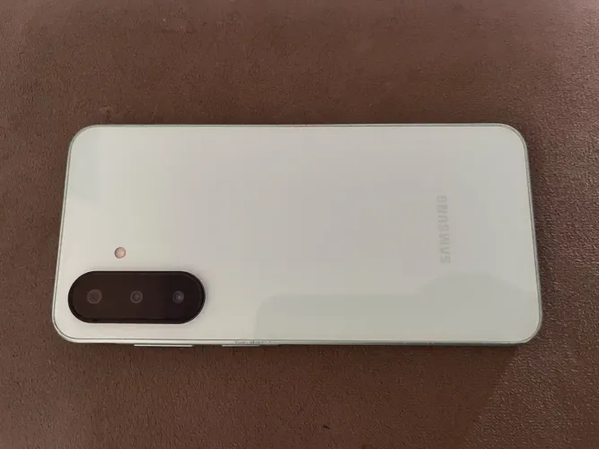 Samsung Galaxy A26 usado R$ 1.300