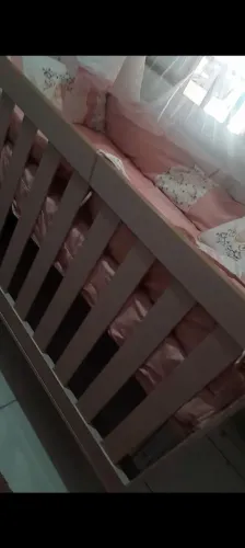 Vende-se berço