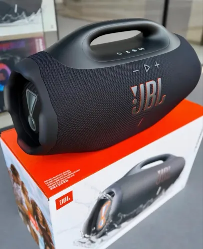 BOOMBOX 4 Nova lacrada com garantia , nota fiscal