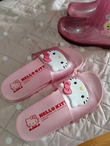 Bota e chinelo infantil