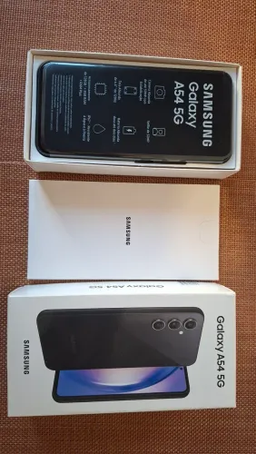 Vendo A54 muito novo, bateria nova, pouca marca de uso.