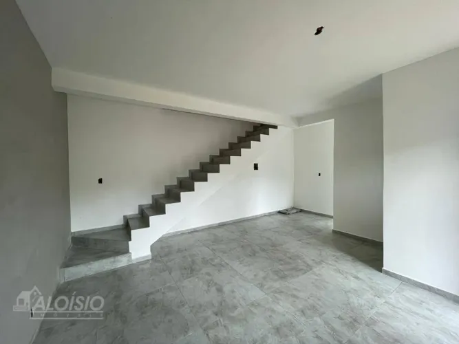 Sobrado com 2 dormitórios à venda, 104 m² por R$ 360.000,00 - Jardim Continental II - Taub