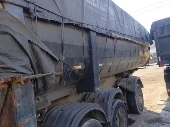 Caçamba Roseti canguru $63.000,00 aceita troca por carro ou moto . watts *