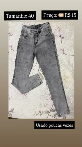 calças jeans e saias
