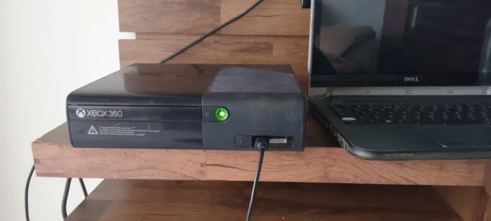 XBOX 360 SUPER SLIM