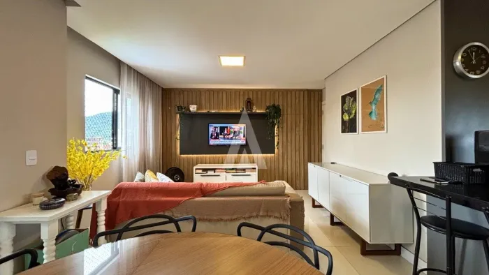 Apartamento com 1 suíte(s) mais 2 quarto(s) à venda no bairro Saguaçu em Joinville, de R$
