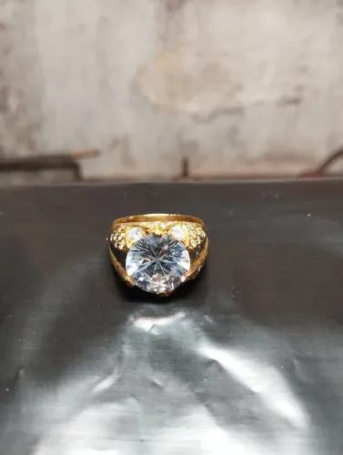 Anel pé de cabra em prata banhado a ouro com 54 pedras