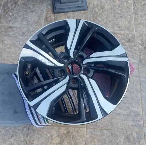 Roda Honda Civic Turbo EXL Aro 17  Cor Preta Diamantada