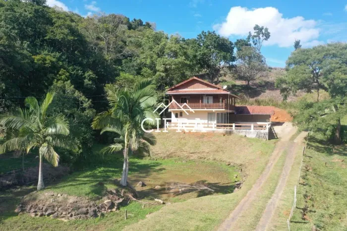 Terreno Rural - Sítio - Venda - 04 dormitórios - Semi Mobiliado - 5000m2 - Estrada Geral B