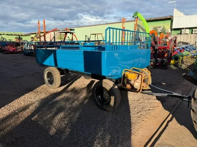 Carreta Tanque 4.000 litros com Motobomba 