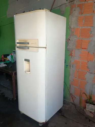 Geladeira Electrolux grande