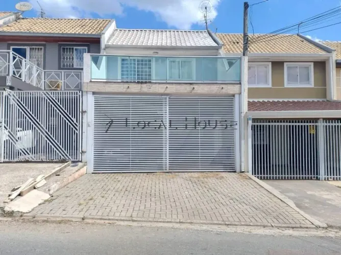 Sobrado à venda em Curitiba, Xaxim, com 3 quartos, 84m²