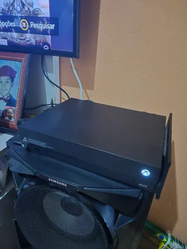 Xbox One X - 1TB - 4K HDR +