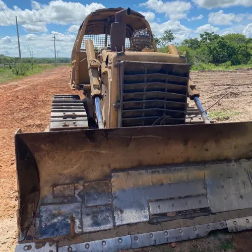 TRATOR DE ESTEIRA D6D