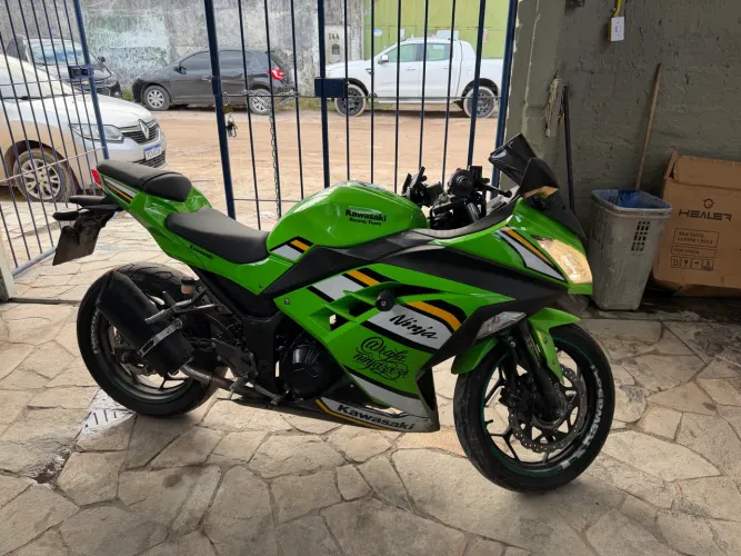 Kawasaki ninja 300