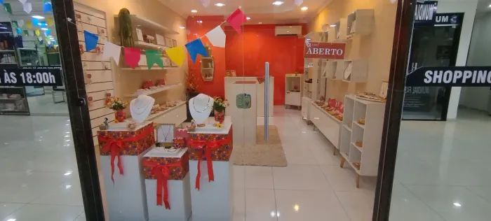 Mobília de loja de acessórios 