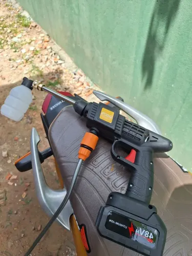 Lavadora de Alta Pressão Portátil Sem Fio para Carro e Moto com Bateria e Maleta
