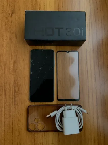 Celular Android c/ Câmera de Iphone (Perfeito, apenas VIDRO trincado) - Infinix Hot 30I