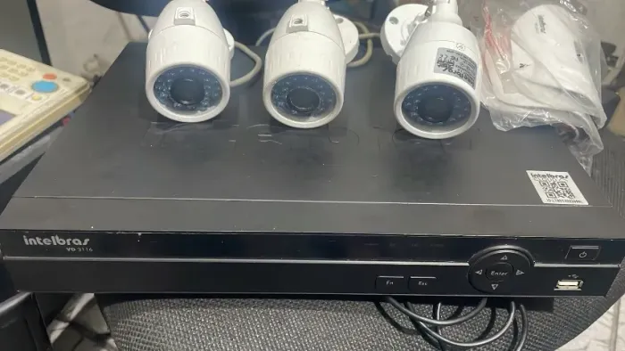 Vendo dvr MD 3116 com 3 câmaras
