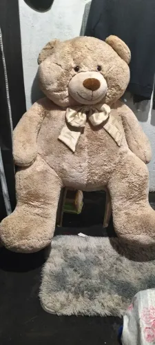 Vende se urso de pelúcia grande