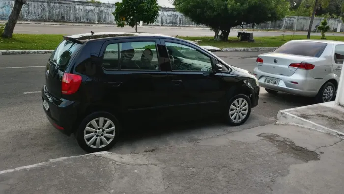 Volkswagen Fox 1.0 MI Total Flex 8V 5P 2011
