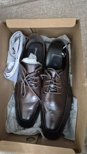 Vendo sapato democrata com cinto, camisa ternocom e gravata
