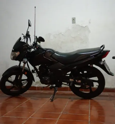Moto TVS Sport