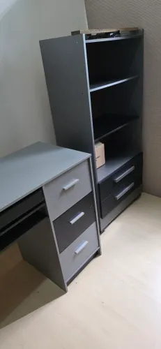 Estante e escrivaninha