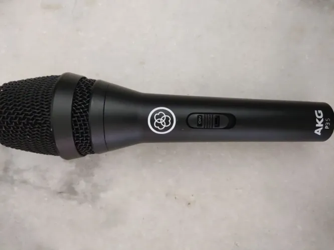 Microfone AKG P35