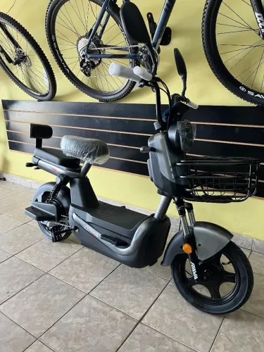 Scooter Elétrica Rava ER600 C/ Pico de 800w