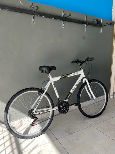 Vendo Bicicleta Aro 26 Semi Nova!!