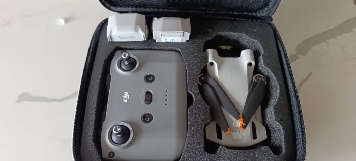 Drone mini 3 Pro DJi com 3 baterias e assessórios 