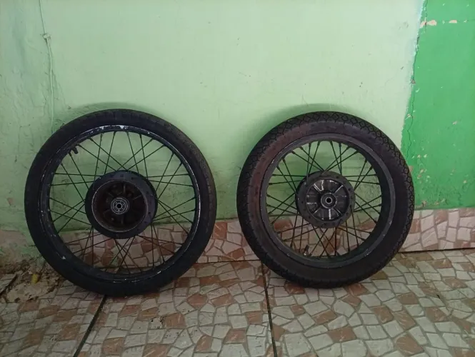 Rodas de ferro com penel
