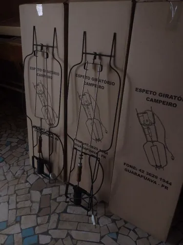 Espeto giratório