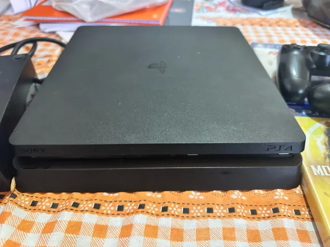 PS4 slim