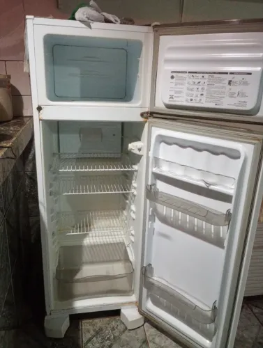 Geladeira em bom estado