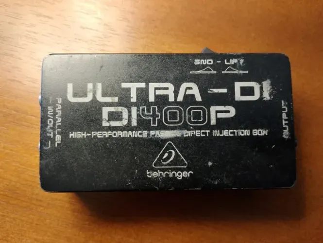 Behringer DI400P Direct Box Passivo Black