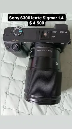 Camera Sony 6300 com lente Sigma 1.4