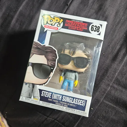 Funko pop Steve (with sunglasses) 638 Stranger Things