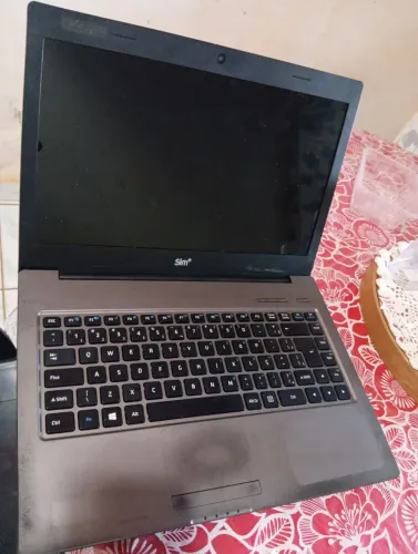 Vendo notebook pra retirar peças ou arrumar(obs:ele simplesmente apagou mas tá carregando)
