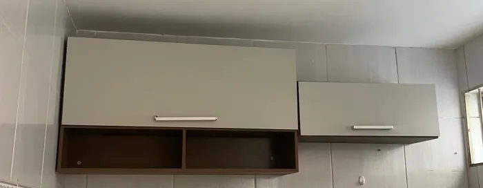 Vendo duas parte de armário 