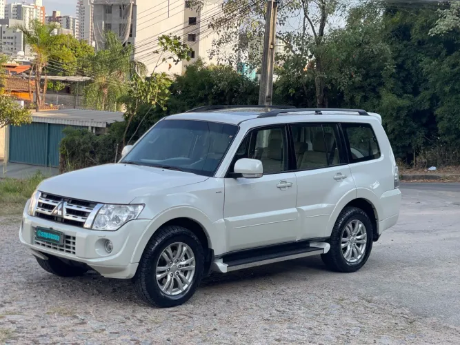 Mitsubishi Pajero HPE Full 3.2 4X4 T.i.dies. 5P AUT 2012