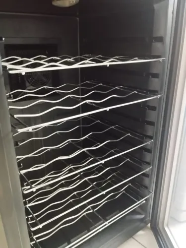 Frigobar de vinho Adega ?
